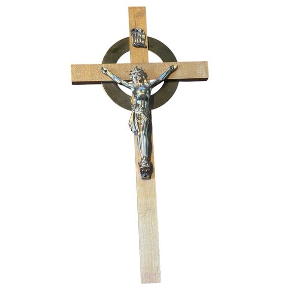VTG Catholic Crucifix Wall Cross Church INRI Halo Religious God Christian READ - Picture 1 of 6